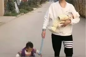 “最嫩爸爸”火了，已经二胎还被误认成哥哥，网友：这娃娃脸绝了图片