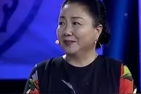 大妈拿准女婿的聘礼来鉴宝，女婿说是古董，专家：确实很贵重图片