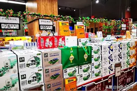 超市实体店一箱牛奶65，在网上只需要42，牛奶厂员工说出原因图片