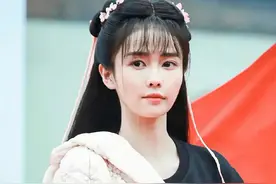 白鹿学鞠婧祎画发际线翻车？粉丝澄清：人家那是胎毛，从小就这样图片
