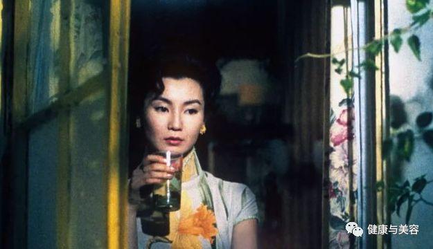 张曼玉是55岁该有的样子吗？阻止衰老的简捷护理法