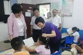 何西庆到洋浦接访下访信访群众图片