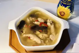 汤比肉还好吃的红枣香菇鸡汤，不会做饭也能上手，连喝三天都不腻图片