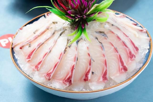 火锅店吃的有黄有稠的花胶鸡锅 2026年火锅店的花胶鸡汤 浓稠