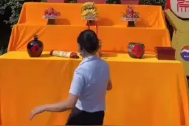 茅台镇酱香酒端午制曲，为什么只能是端午为什么女性踩曲？图片