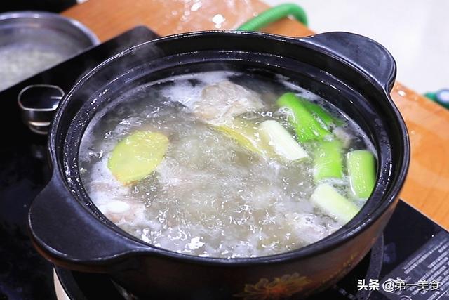 炖排骨是冷水下锅还是热水下锅（很多人容易犯这3个错误）