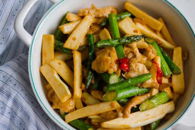 整个五月的鲜，一道菜全吃上了：今夏餐桌的新宠