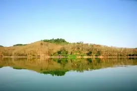 海南秘境，原始雨林的一个美丽山寨图片