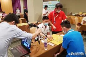 近百万人在线观看棋王争霸赛！东莞市第五届“元朗荣华”杯象棋赛举行！图片