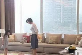 朱茵香港豪宅曝光！光是客厅的落地窗就有3米！贫穷限制我的想象图片