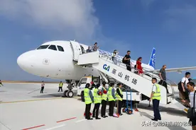 投资16亿元建在山顶的机场，可俯瞰长江三峡，成了很棒的观景台图片