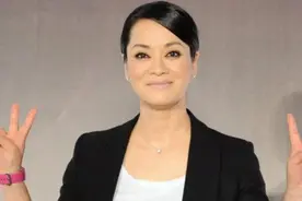 一代歌坛天后毛阿敏：自杀未遂，韩红曾给她下跪，如今成百亿阔太图片