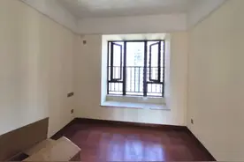 精装修的房子，有哪些需要自己添置？买成品家具还是全屋定制？图片