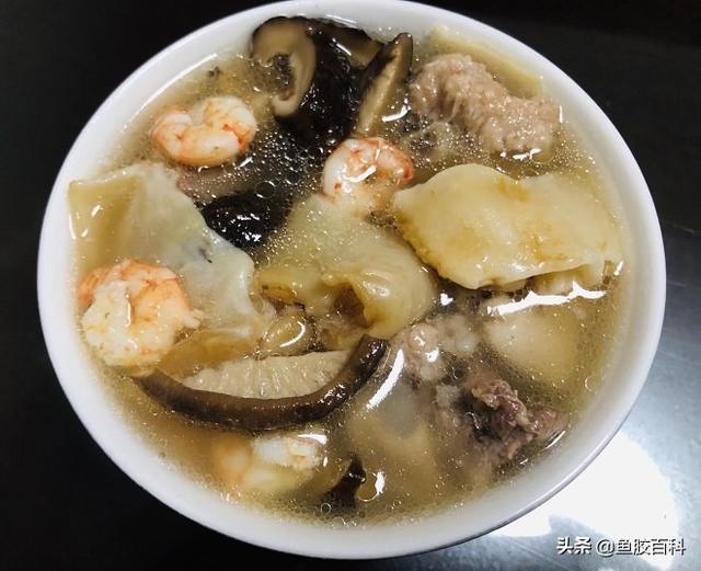 花胶竹笙煲白鸽的做法大全 竹笙炖花胶功效