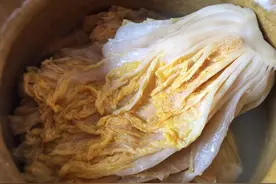 腌酸菜长白膜还能吃吗？如何去除？只需1料，为了家人健康要了解图片