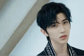 盘点史上限定团的队长，蔡徐坤李汶翰周震南C位即队长图片