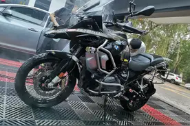 接近1台3系价格 宝马R1250落地28万 尺寸高大高速上温而轻图片