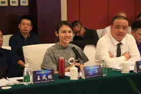 怎么评价央视财经频道的主持人龙洋？视频封面
