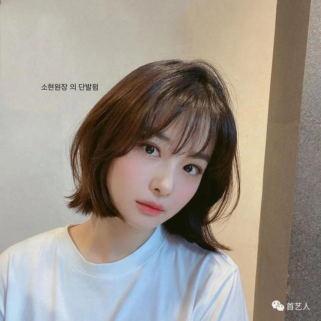 颧骨高短刘海超ng,下巴短,方脸型这款发型是救星