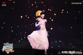 朱迅小尼与龙洋张韬，央视两对黄金搭档演经典爱情，高颜值的完胜图片