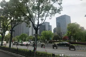 杭州分区第1天！房东频繁跑中介调价，有板块扬言房价要涨2万/㎡图片