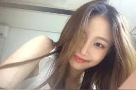 妍雨近照，退出MOMOLAND的她仍然是那个美丽无比的女孩图片