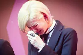 王一博为什么一谈到父母就哭？图片