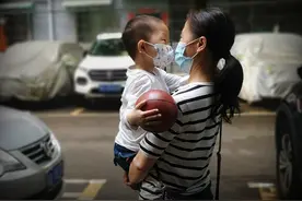 5岁儿子收到六一礼物后说“妈妈，我要当球星”，听后我泪流满面图片
