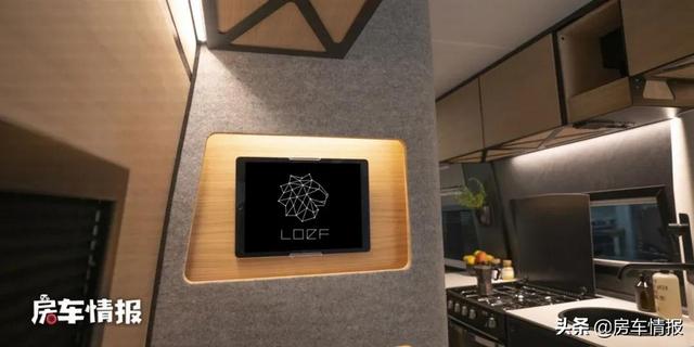 德国MAN轻客变身房车,2.0T+8AT有劲,坐在车尾还能随时烧烤野餐