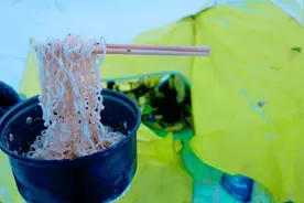 零下71.2℃！当地人怎么生活的？上厕所要带根棍子图片