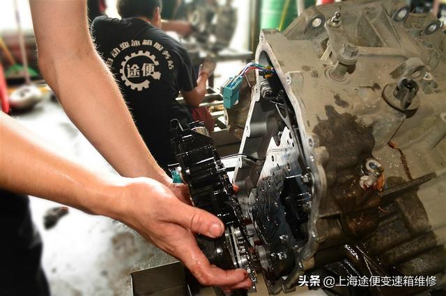 别克GL8变速箱故障维修，拆开后坏的太多了
