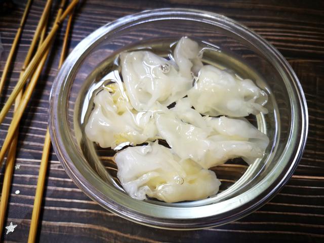 鱼胶泡了一天还能吃吗 鱼胶泡了一天还能吃吗有营养吗