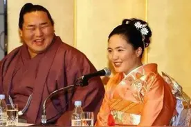 日本相扑选手又肥又丑，平均寿命不到60岁，为何美女们争抢着嫁？图片