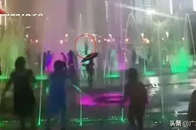 恐怖！孩子瞬间被冲上天腾空翻转图片