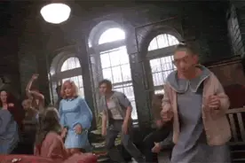 大火的韩国恐怖片《昆池岩》，背后真实的故事，你听说过吗？图片