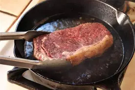 同样是牛肉，为啥进口的牛肉可以煎牛排，而中国的牛肉却不可以？图片