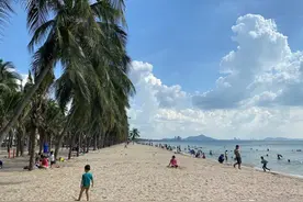 泰国小长假带全家去“邦森海滩”玩！海鲜便宜，风景真不错图片