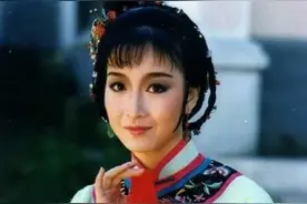 陈百祥：为何妻子不孕却结婚几十年0绯闻，看看妻子是谁就知道了图片