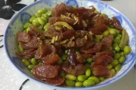 腊味蒸毛豆，补铁补维生素，营养美味，一道冬天必备的懒人菜