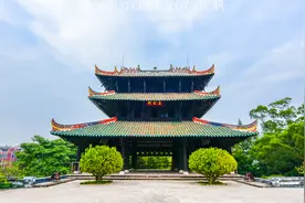 广西发现一明代古建筑，四柱悬空却400多年不倒，真是太神奇了图片
