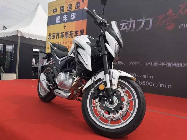 力帆350cc双缸水冷街车KP350正式上市，售价：24780起