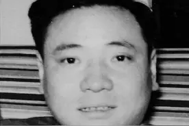 他是抗日叛徒，却贡献3箱黄金与10船枪支，沉冤27年后昭雪图片