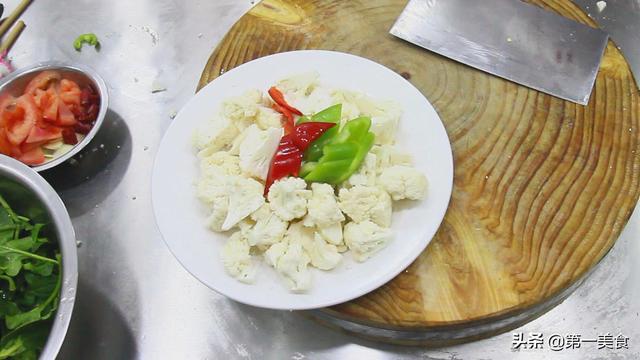 厨师长教你番茄炒花菜，营养又好吃，做法简单，小孩大人都爱吃