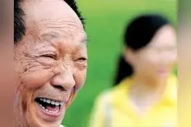 “可可爱爱又爱撒娇”的袁隆平，20个瞬间，让你笑着笑着，哭了图片