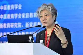 大学教授：孩子顶嘴的下一秒，父母若能讲出这3句话，对娃帮助大图片