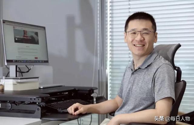 身家3000多亿的黄峥，为什么不想搞钱了？