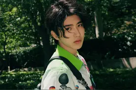 蔡徐坤的花式穿搭潮流时尚，巨星范儿满满图片