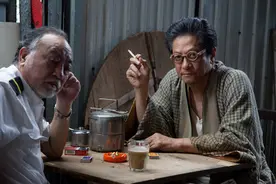 电影《僵尸》的两个结局：你偏向平淡略带悲哀，还是轰烈又唏嘘？图片