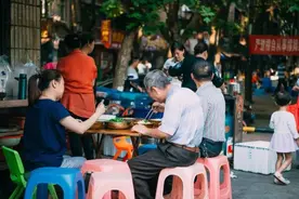 无辣不欢的湖南人，他们一日三餐都吃什么？广东人：有点不敢去了图片