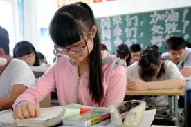 衡水中学复读生提前开学，应届生愤怒不已，这样对应届生公平吗？图片